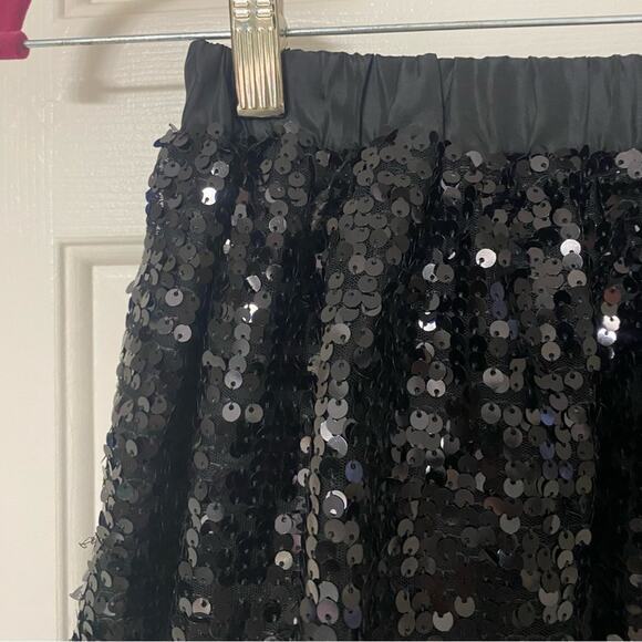 CRAZY 8 • Black Sequins Elastic Waistband Skirt - Picture 3 of 6